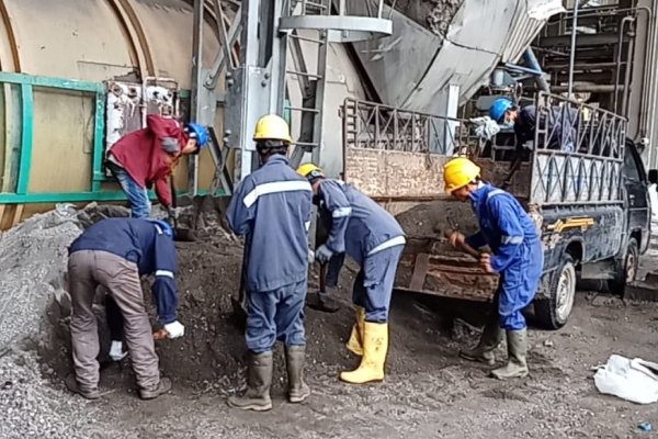 Jasa Cleaning pasir & abu